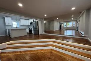 1092 Ocean Ave, New London, CT 06320 - Photo 4