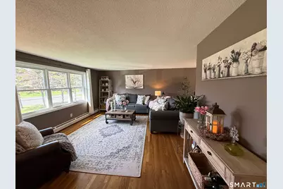 92 Laurel Lane, Simsbury, CT 06070 - Photo 2