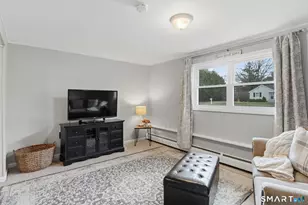 92 Laurel Ln, Simsbury, CT 06070 - Photo 30