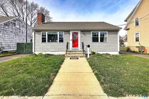 35 Nelson Terrace, Bridgeport, CT 06610 - Photo 2