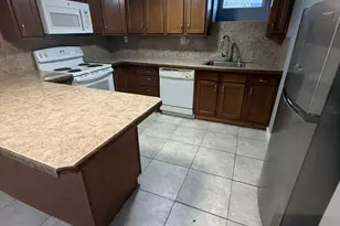 42 Cottage St, Bridgeport, CT 06605 - Photo 4