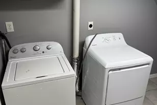 42 Cottage St, Bridgeport, CT 06605 - Photo 8