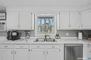 6 Old Farm Dr, Newington, CT 06111 - Photo 8