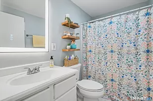 6 Old Farm Dr, Newington, CT 06111 - Photo 12