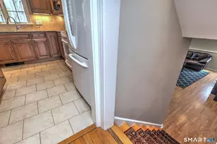 195 Margaret Ln, Orange, CT 06477 - Photo 32