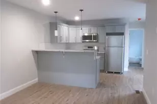 574 Chopsey Hill Rd, Bridgeport, CT 06606 - Photo 4