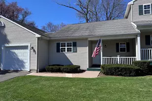 10 Dibble Hollow Ln, Windsor Locks, CT 06096 - Photo 2