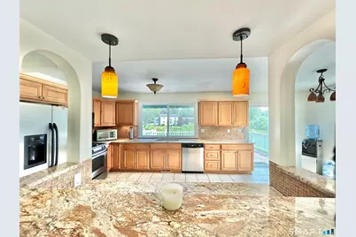 2007 Hartford Turnpike, North Haven, CT 06473 - Photo 6