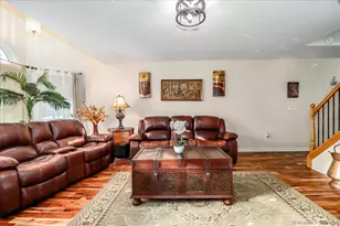 17 Olde Village Cir, Wallingford, CT 06492 - Photo 6