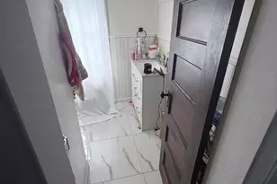 111 Elmwood Pl, Bridgeport, CT 06605 - Photo 26