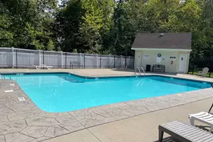 82 Spice Hill Dr, Wallingford, CT 06492 - Photo 2