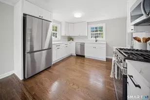 38 St Augustine St, West Hartford, CT 06110 - Photo 4