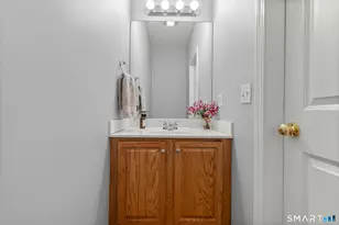 92 Cherry Hill Dr, Bridgeport, CT 06066 - Photo 8