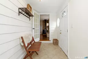 37 Dogwood Pl, Milford, CT 06460 - Photo 4