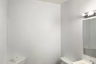 715 Frenchtown Rd, Bridgeport, CT 06606 - Photo 10