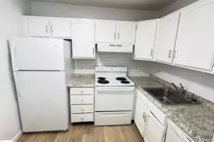 715 Frenchtown Rd, Bridgeport, CT 06606 - Photo 6