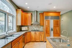 32 Village Dr, East Lyme, CT 06333 - Photo 16