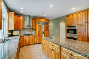 32 Village Dr, East Lyme, CT 06333 - Photo 18