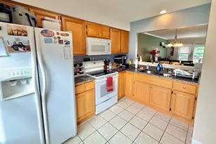 101 Summerhill Rd, Wallingford, CT 06492 - Photo 4