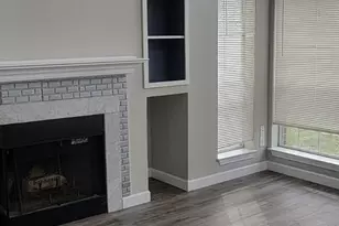 211 Carriage Crossing Ln, Middletown, CT 06457 - Photo 2