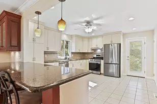 15 Old Village Ln, Trumbull, CT 06611 - Photo 10