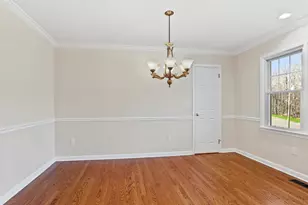 15 Old Village Ln, Trumbull, CT 06611 - Photo 8