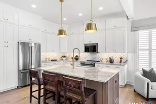 14 Holly Rdg Wy, Danbury, CT 06810 - Photo 2