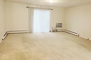 94 Wakefield Cir, East Hartford, CT 06118 - Photo 6