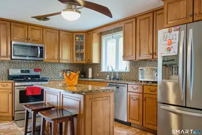 64 Evergreen Avenue, Hamden, CT 06518 - Photo 20