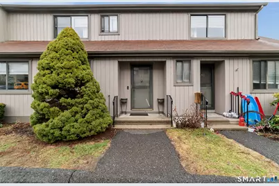 91 Dorchester Court #91, Beacon Falls, CT 06403 - Photo 2