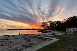 25 Harbor St, Branford, CT 06405 - Photo 32