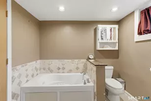44 Skyline Dr, Waterbury, CT 06706 - Photo 36