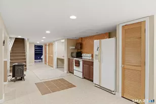 44 Skyline Dr, Waterbury, CT 06706 - Photo 30
