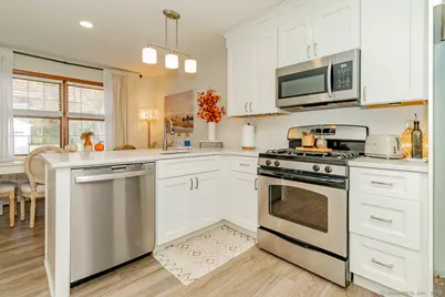 27 Deer Run Trail, Manchester, CT 06042 - Photo 2