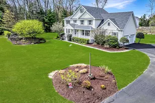 21 Pearl St, Newtown, CT 06482 - Photo 2