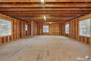 8 Pleasant St, Danbury, CT 06810 - Photo 26