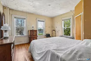 8 Pleasant St, Danbury, CT 06810 - Photo 12