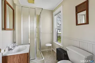 8 Pleasant St, Danbury, CT 06810 - Photo 20