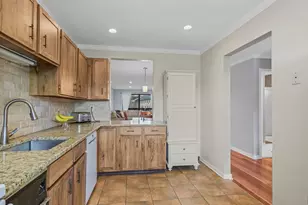 16 Bouton St E, Stamford, CT 06907 - Photo 4