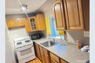 32 Winter Street, Ansonia, CT 06401 - Photo 6