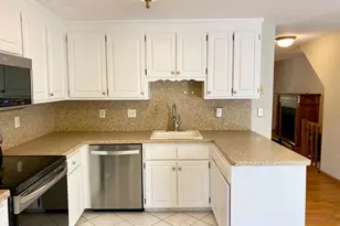 139 Songbird Ln, Farmington, CT 06032 - Photo 4