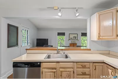 90 Toilsome Hill Road, Fairfield, CT 06825 - Photo 12