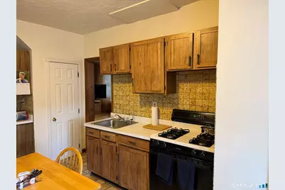 593 Wayne Street, Bridgeport, CT 06606 - Photo 8