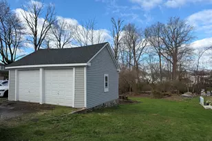 593 Wayne St, Bridgeport, CT 06606 - Photo 6