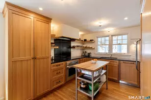 341 Pequot Ave, Groton, CT 06355 - Photo 4