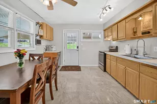 15 Meade Ln, Enfield, CT 06082 - Photo 8