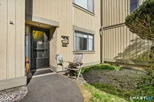 29 Heritage Vlg, Southbury, CT 06488 - Photo 1