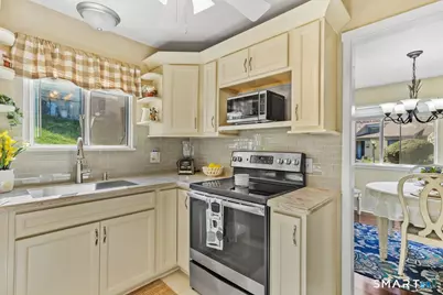 29 Heritage Village #B, Southbury, CT 06488 - Photo 6