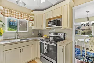 29 Heritage Vlg, Southbury, CT 06488 - Photo 6