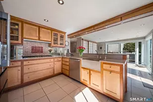 11 Middle Beach Rd, Madison, CT 06443 - Photo 12